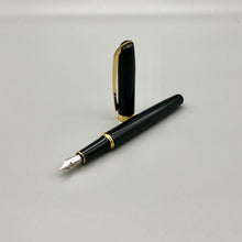 Laden Sie das Bild in den Galerie-Viewer, Legend schwarz/gold X-Pen Füller